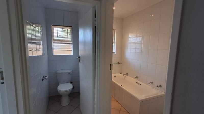 4 Bedroom Property for Sale in Flamingo Vlei Western Cape